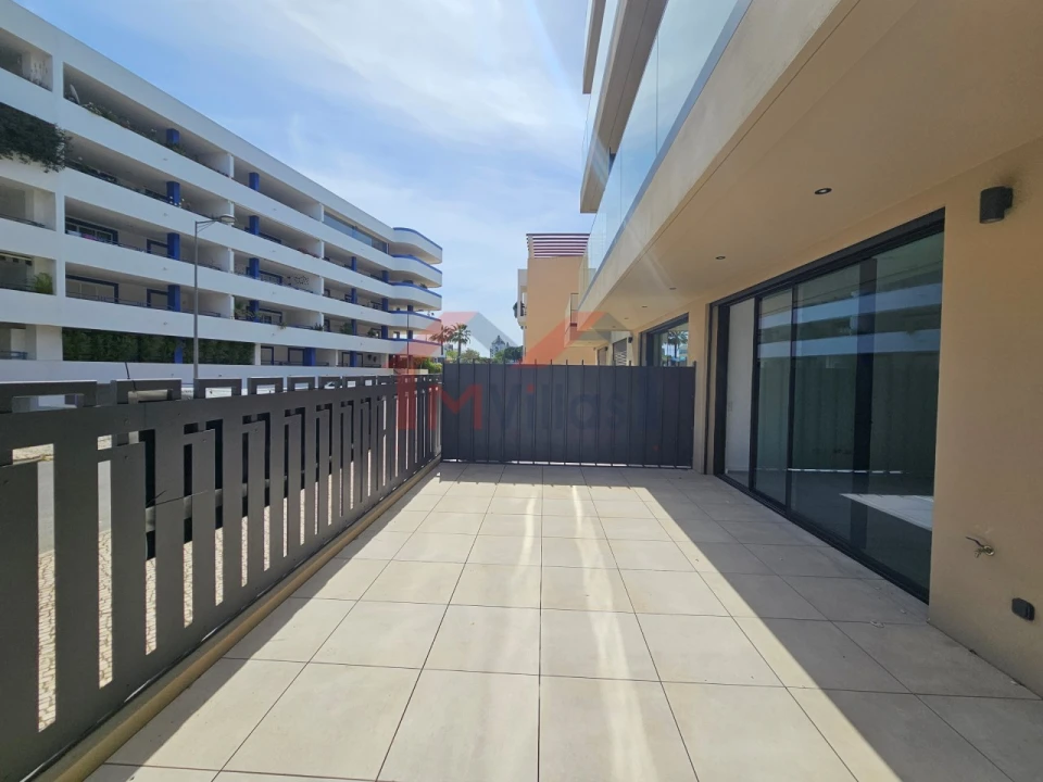 Apartamento T1 para Venda em Quarteira Foto 8