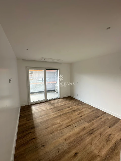 Apartamento T2 para Venda em Pontinha e Famões