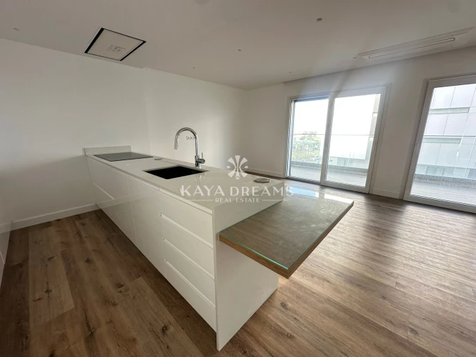 Apartamento T2 para Venda em Pontinha e Famões Foto 5