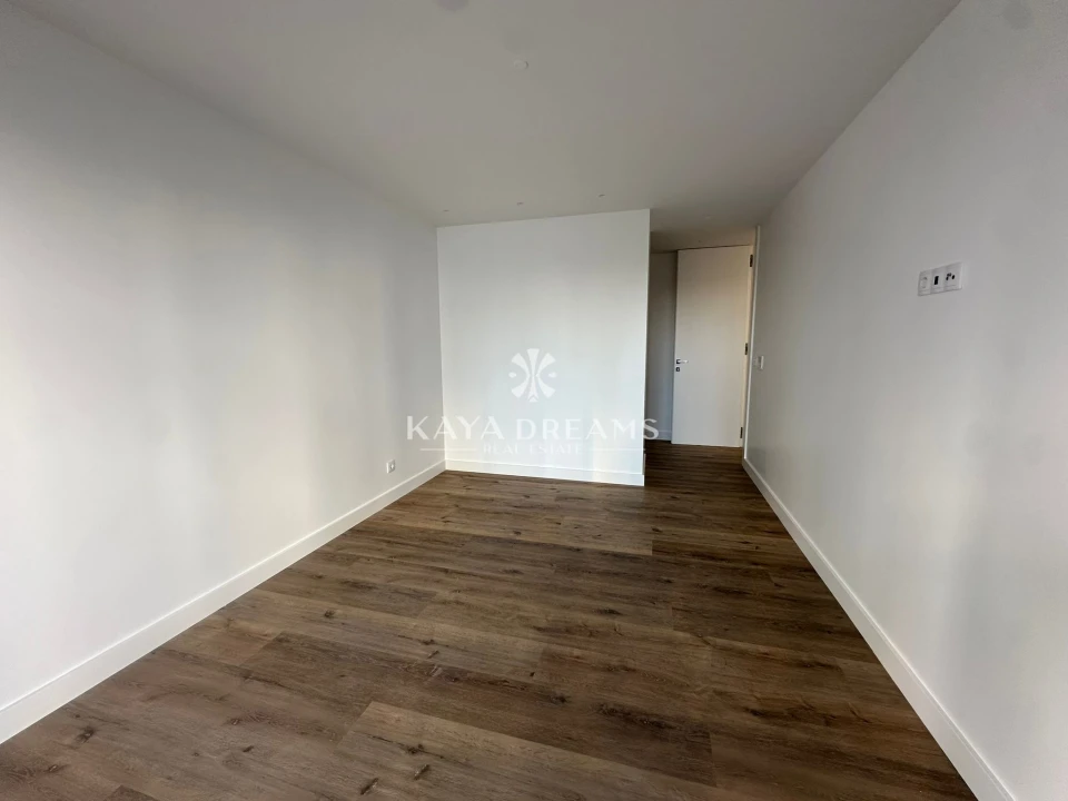 Apartamento T3 para Venda em Pontinha e Famões Foto 12