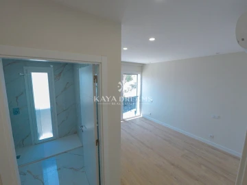 Moradia T5 para Venda em Pontinha e Famões