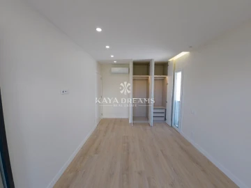 Moradia T5 para Venda em Pontinha e Famões