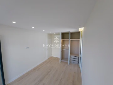 Moradia T5 para Venda em Pontinha e Famões