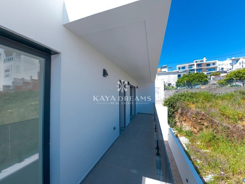 Moradia T5 para Venda em Pontinha e Famões Foto 10