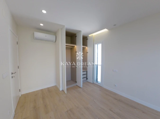 Moradia T5 para Venda em Pontinha e Famões Foto 7