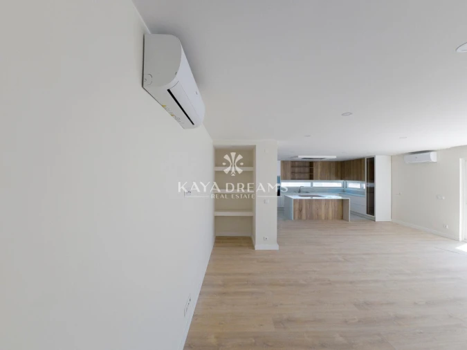 Moradia T5 para Venda em Pontinha e Famões Foto 5