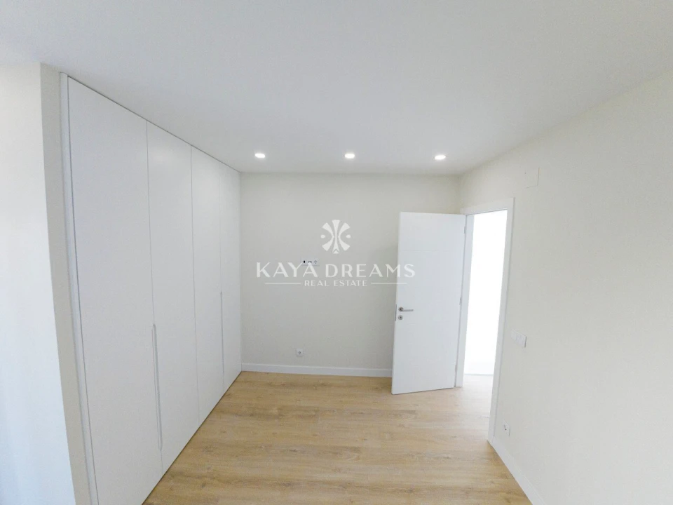 Moradia T5 para Venda em Pontinha e Famões Foto 14