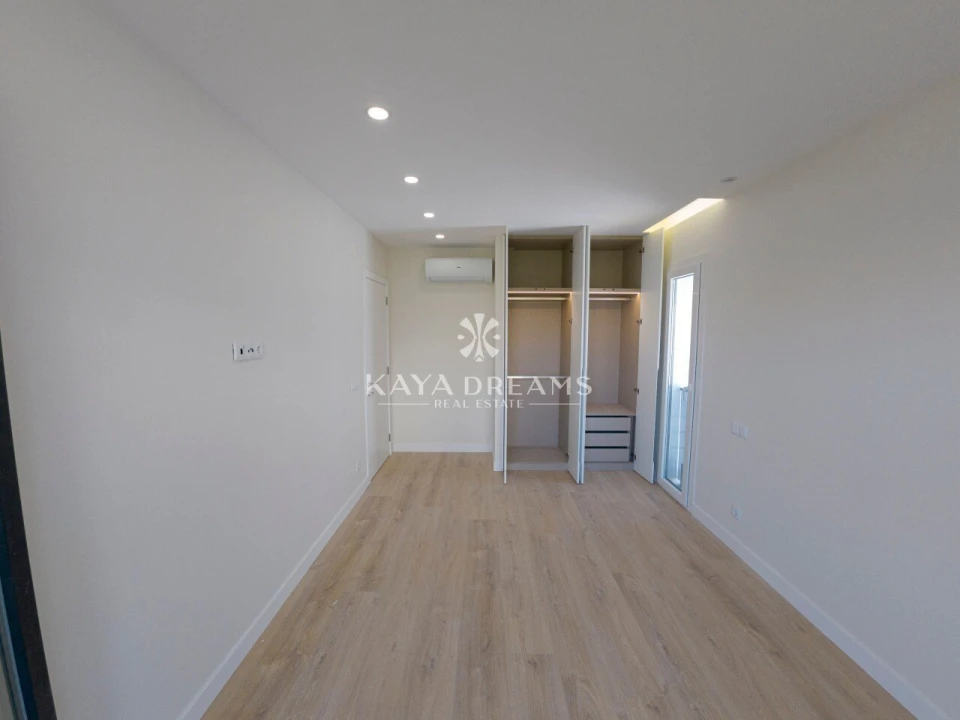 Moradia T5 para Venda em Pontinha e Famões Foto 18