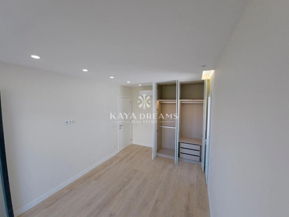 Moradia T5 para Venda em Pontinha e Famões Foto 17