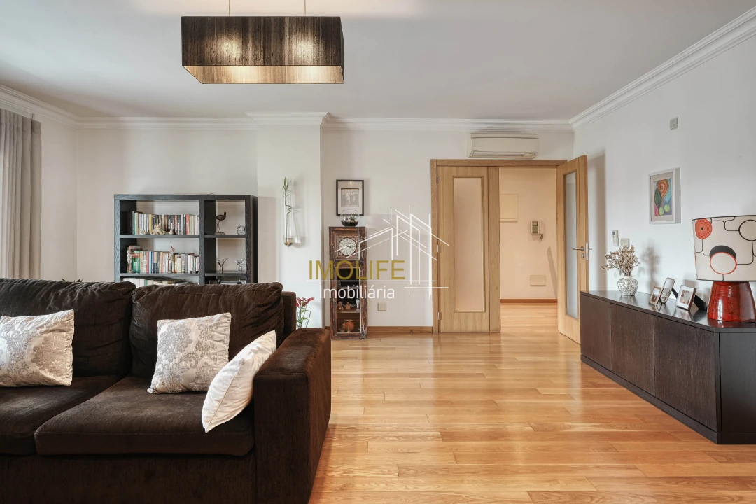 Apartamento T3 para Venda em Odivelas Foto 1