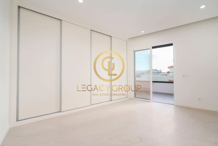 Apartamento T3 para Venda em Quarteira Foto 4