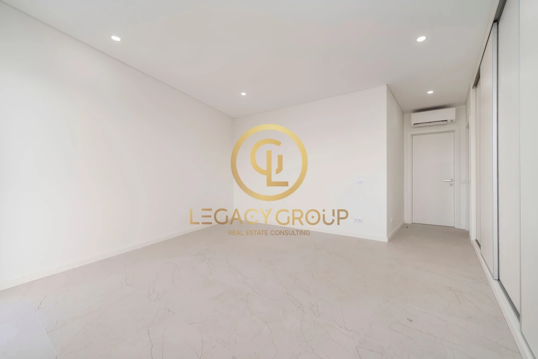 Apartamento T3 para Venda em Quarteira Foto 6