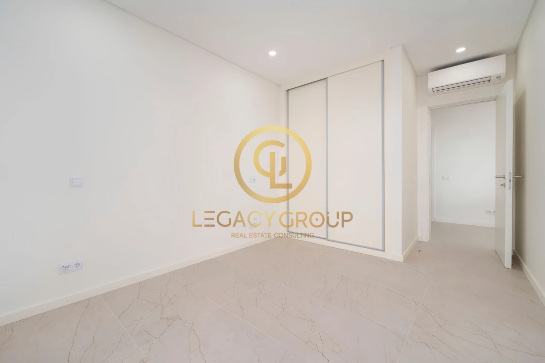 Apartamento T3 para Venda em Quarteira Foto 13