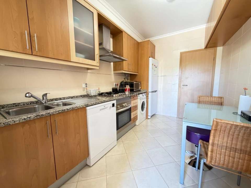 Apartamento T1 para Venda em Ferreiras Foto 4