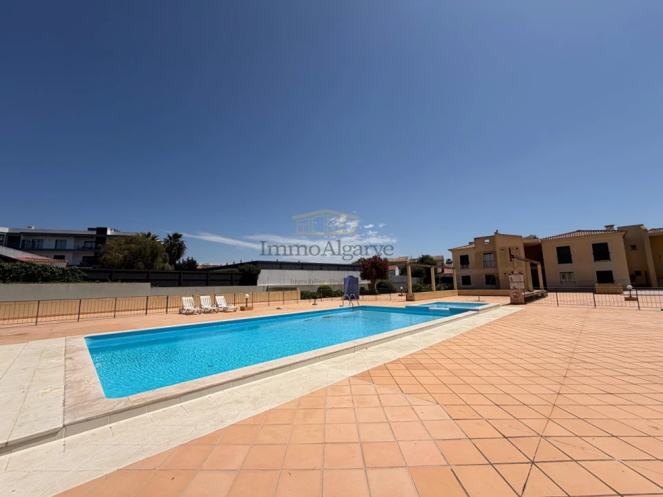 Apartamento T1 para Venda em Ferreiras Foto 23