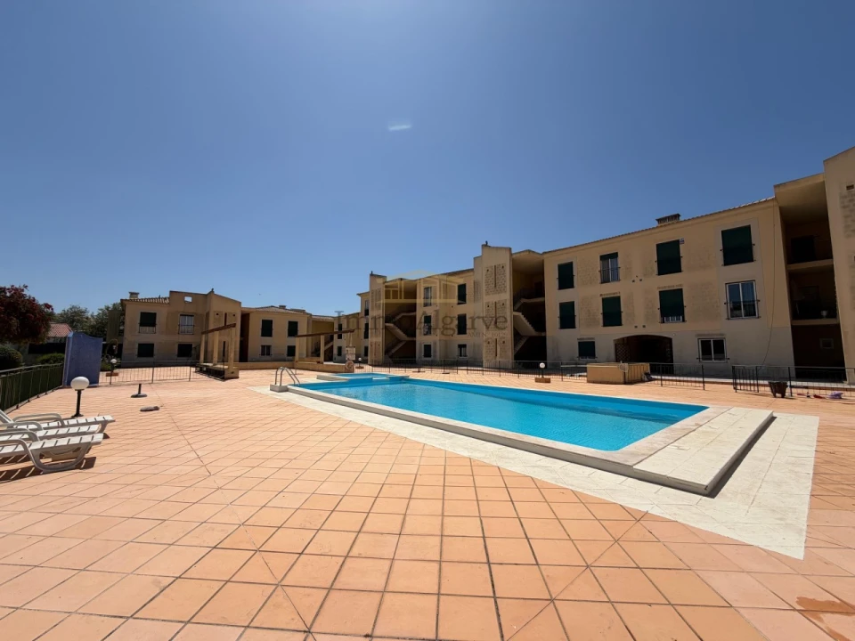 Apartamento T1 para Venda em Ferreiras Foto 24