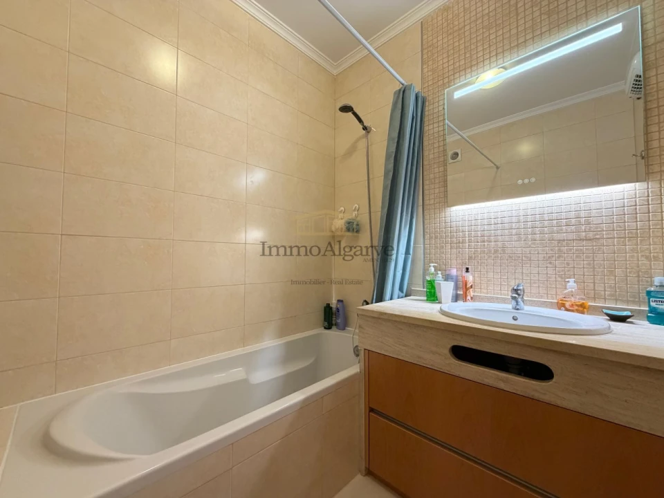 Apartamento T1 para Venda em Ferreiras Foto 21