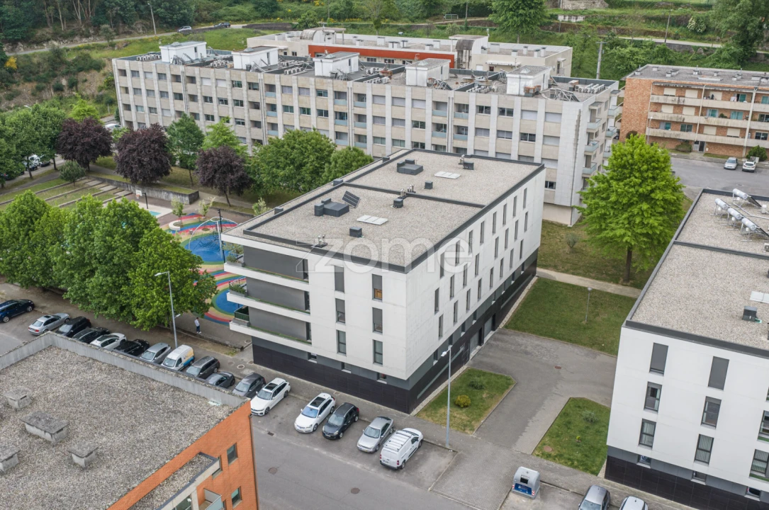 Apartamento T3 para Arrendamento em Nogueiró e Tenões Foto 32