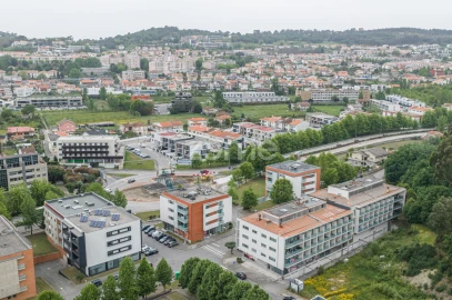 Apartamento T3 para Arrendamento em Nogueiró e Tenões