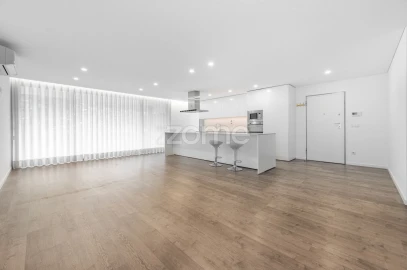Apartamento T3 para Arrendamento em Nogueiró e Tenões