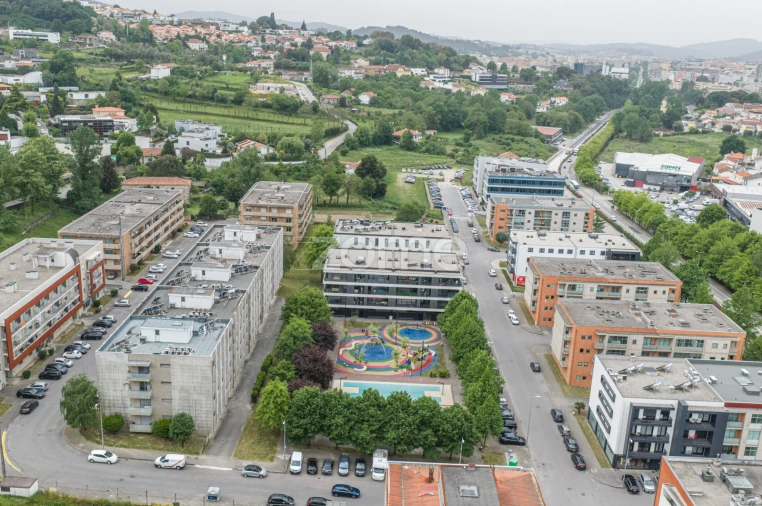 Apartamento T3 para Arrendamento em Nogueiró e Tenões Foto 28