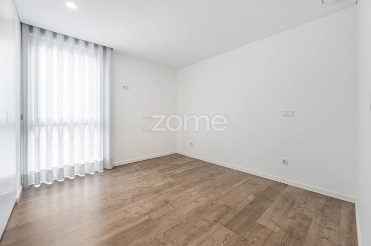 Apartamento T3 para Arrendamento em Nogueiró e Tenões Foto 13