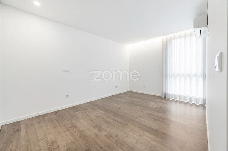 Apartamento T3 para Arrendamento em Nogueiró e Tenões Foto 16