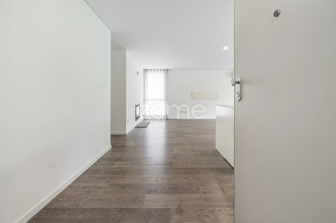 Apartamento T3 para Arrendamento em Nogueiró e Tenões Foto 2