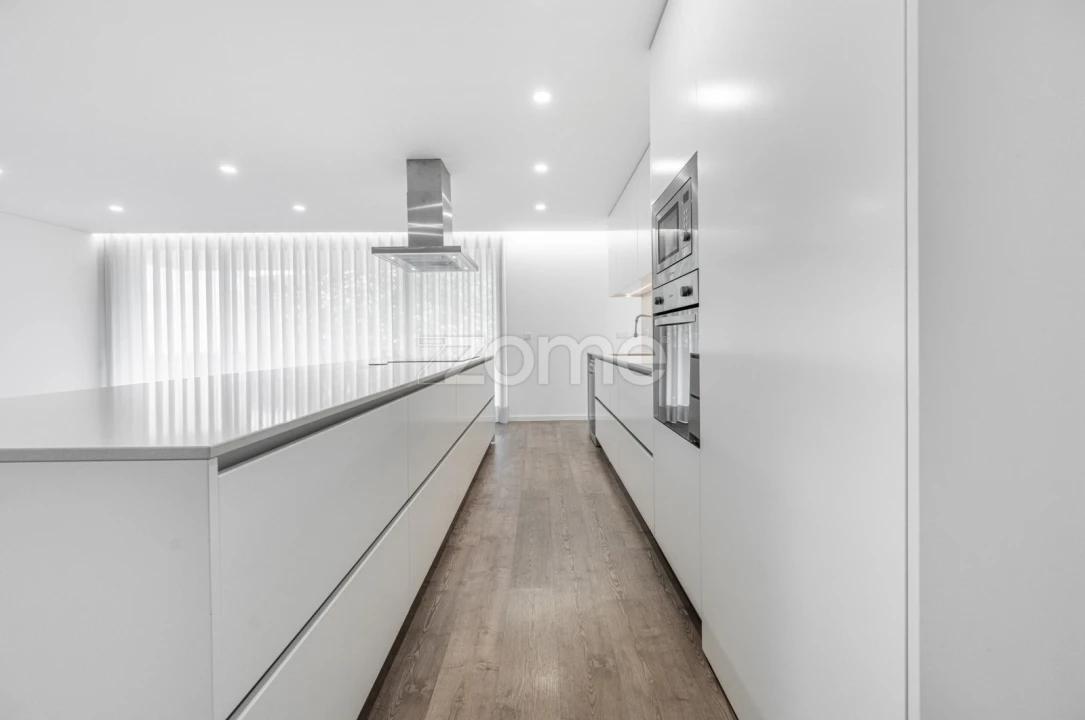 Apartamento T3 para Arrendamento em Nogueiró e Tenões Foto 3