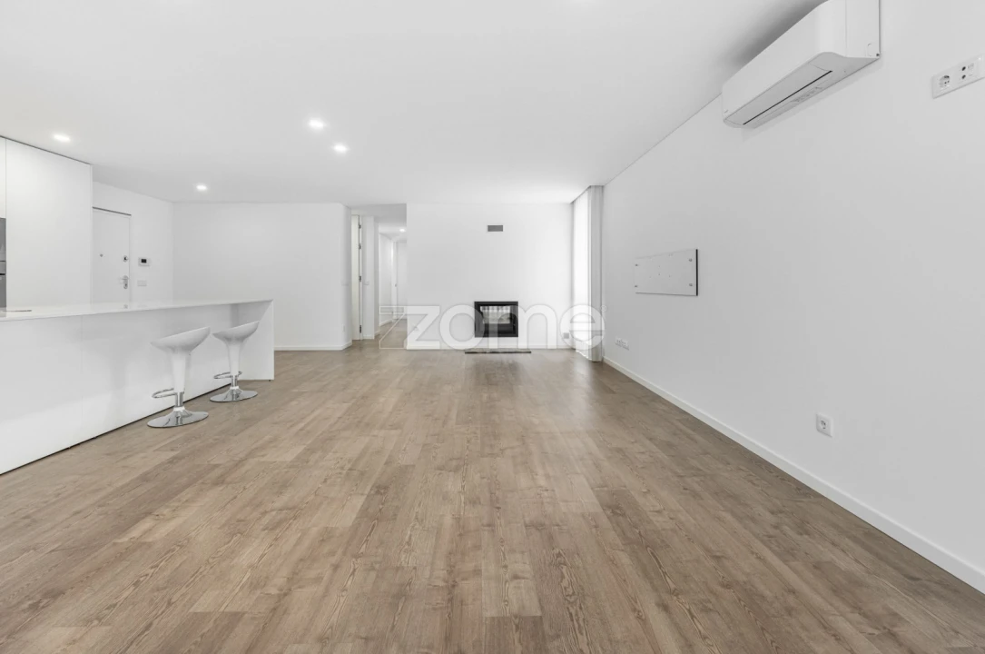 Apartamento T3 para Arrendamento em Nogueiró e Tenões Foto 4