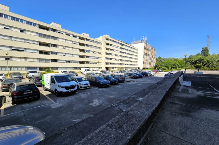 Apartamento T2 para Venda em Ramalde Foto 9