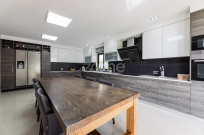 Moradia T4 para Venda em Belinho e Mar