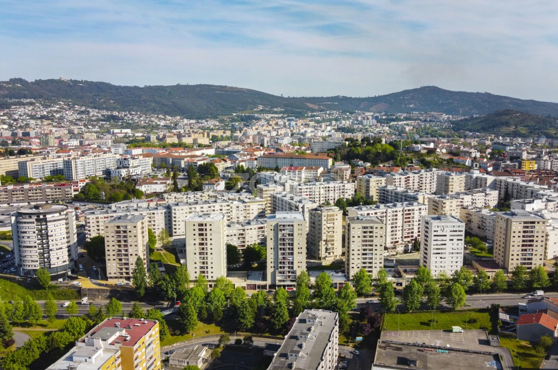 Apartamento T3 para Arrendamento em São Vicente (Braga) Foto 3