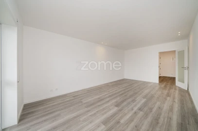 Apartamento T3 para Arrendamento em São Vicente (Braga)
