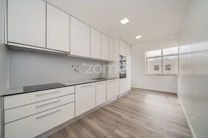 Apartamento T3 para Arrendamento em São Vicente (Braga)