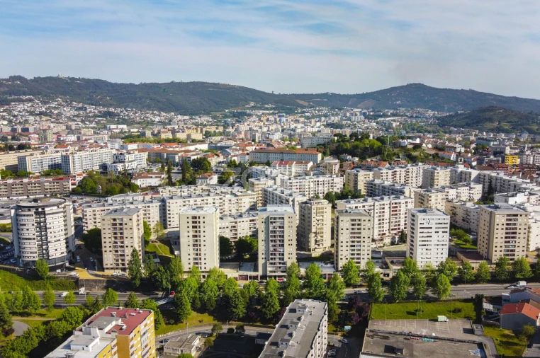 Apartamento T3 para Arrendamento em São Vicente (Braga) Foto 3
