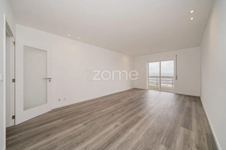 Apartamento T3 para Arrendamento em São Vicente (Braga) Foto 7