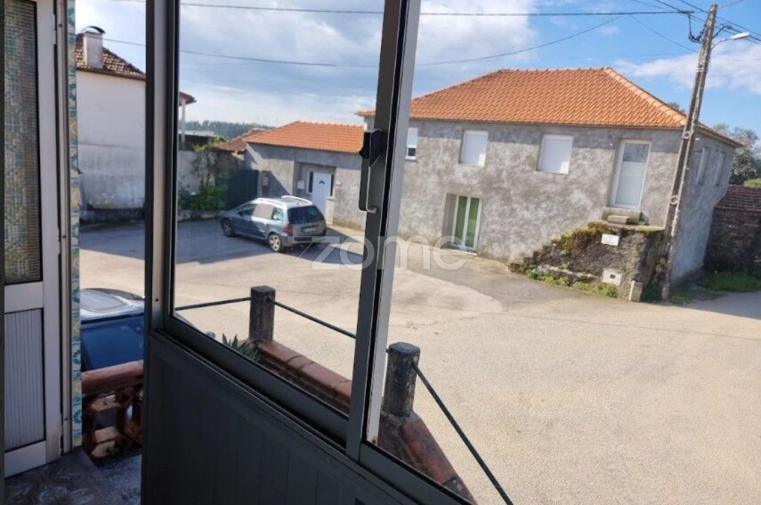 Moradia T3 para Venda em Cercosa Foto 3