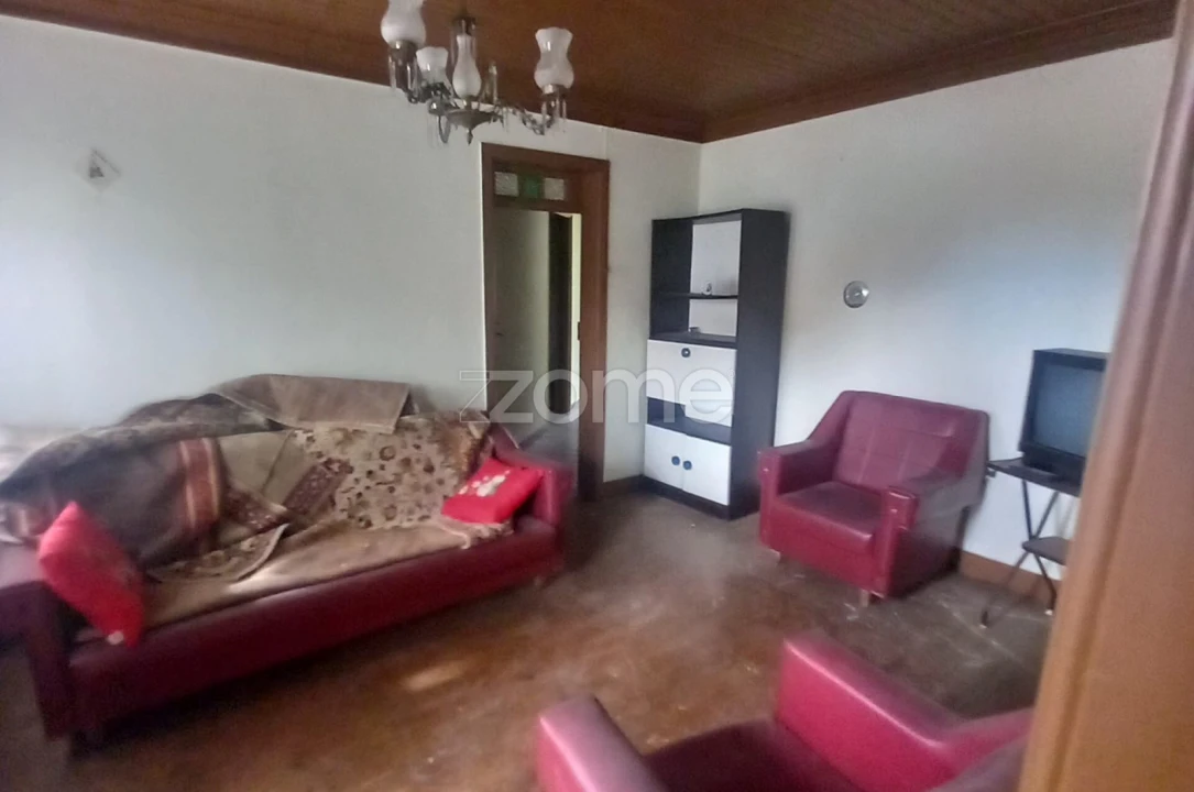 Moradia T3 para Venda em Cercosa Foto 4