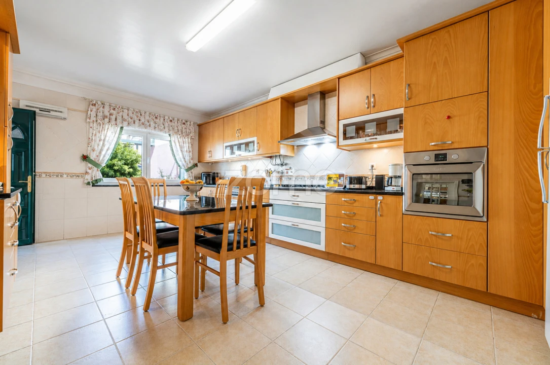 Moradia T5 para Venda em Santa Iria de Azoia, São João da Talha e Bobadela Foto 11