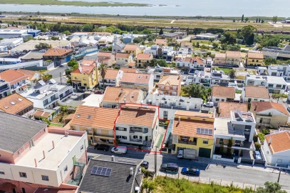 Moradia T5 para Venda em Santa Iria de Azoia, São João da Talha e Bobadela