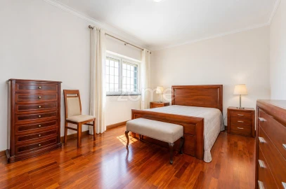 Moradia T5 para Venda em Santa Iria de Azoia, São João da Talha e Bobadela