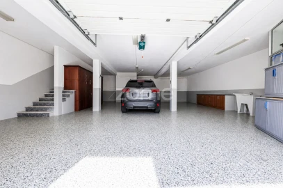 Moradia T5 para Venda em Santa Iria de Azoia, São João da Talha e Bobadela