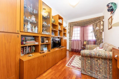 Moradia T5 para Venda em Santa Iria de Azoia, São João da Talha e Bobadela