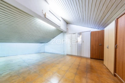 Moradia T5 para Venda em Santa Iria de Azoia, São João da Talha e Bobadela