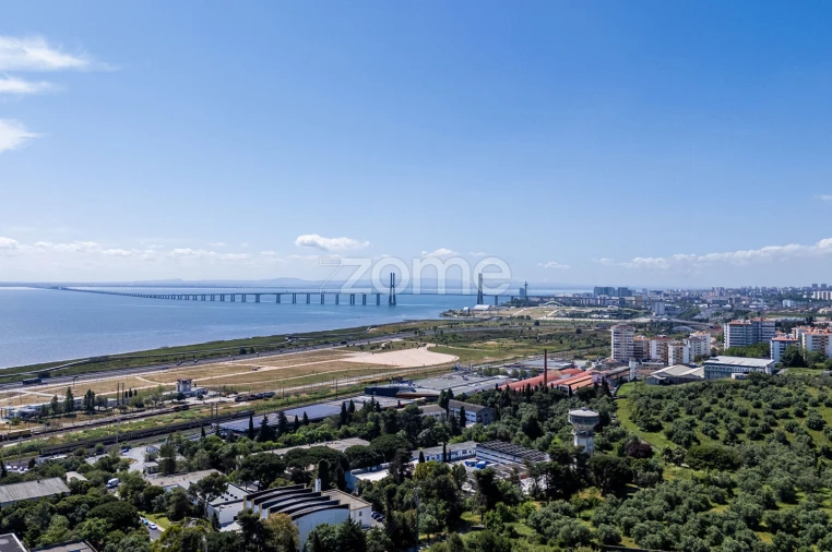Moradia T5 para Venda em Santa Iria de Azoia, São João da Talha e Bobadela Foto 5