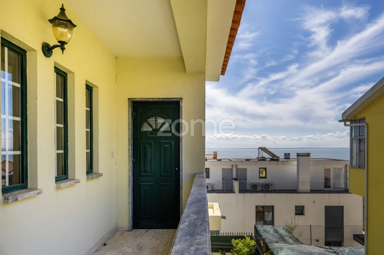 Moradia T5 para Venda em Santa Iria de Azoia, São João da Talha e Bobadela Foto 17