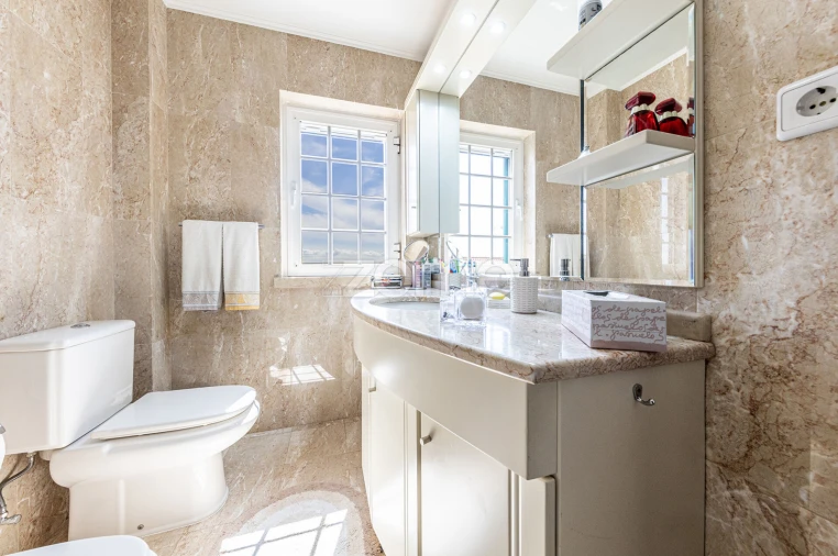 Moradia T5 para Venda em Santa Iria de Azoia, São João da Talha e Bobadela Foto 27