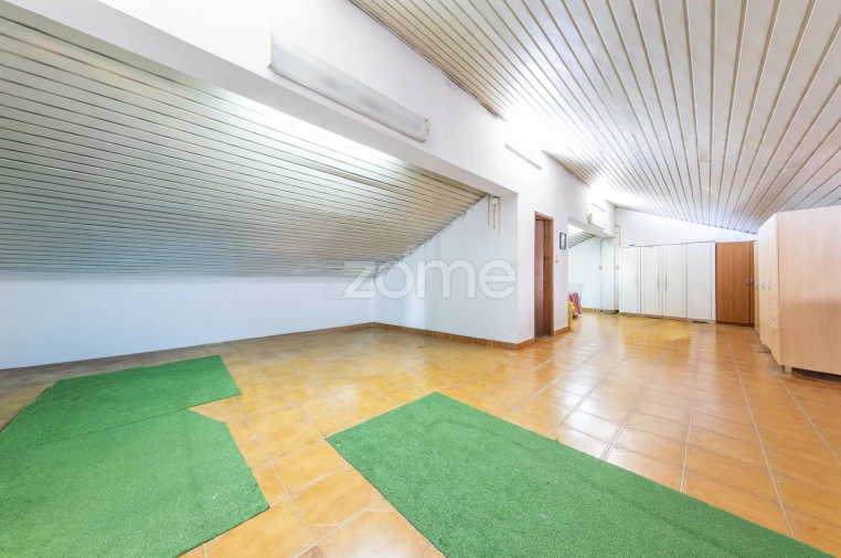 Moradia T5 para Venda em Santa Iria de Azoia, São João da Talha e Bobadela Foto 28