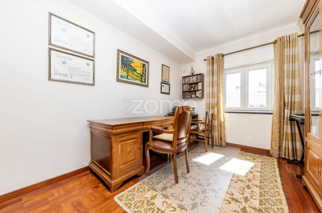 Moradia T5 para Venda em Santa Iria de Azoia, São João da Talha e Bobadela Foto 13